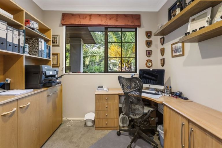 Photo of property in 12a Hobbs Road, Matakatia, Whangaparaoa, 0930