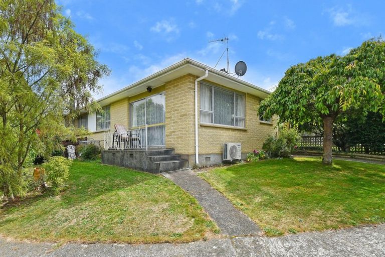 Photo of property in 1 Monterey Place, Totara Park, Upper Hutt, 5018