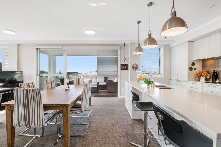 Photo of property in 119 Panorama Heights, Orewa, 0931