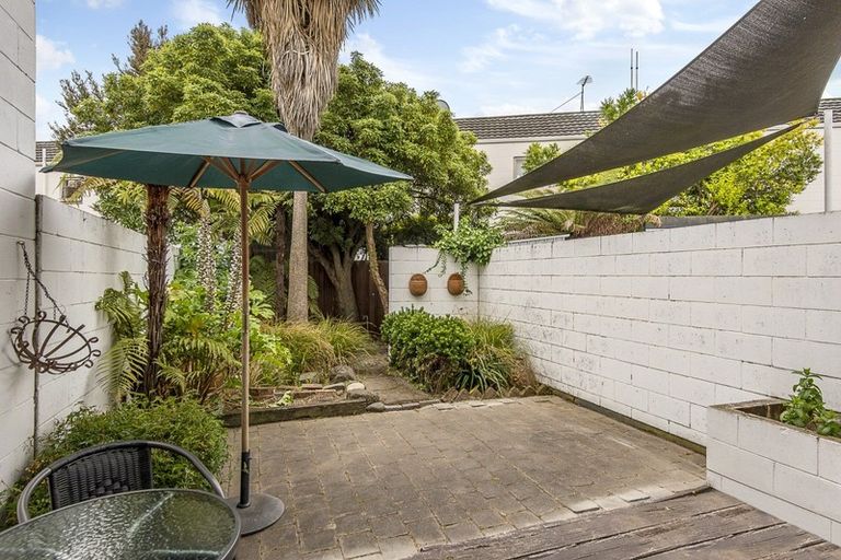 Photo of property in 2/10 Sherborne Street, St Albans, Christchurch, 8014