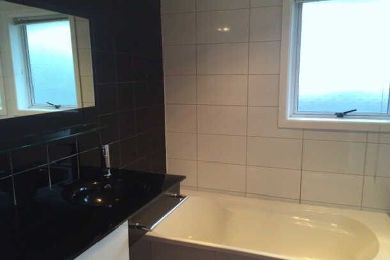 Photo of property in 2 Lovelock Street, Dallington, Christchurch, 8061