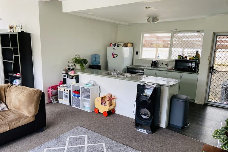 Photo of property in 16 Kirby Street, Glendene, Auckland, 0602