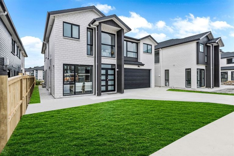 Photo of property in 13 Downpatrick Drive, Flat Bush, Auckland, 2019