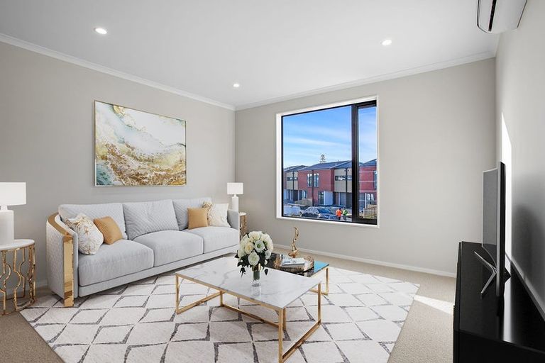 Photo of property in 10 Roundel Crescent, Whenuapai, Auckland, 0618