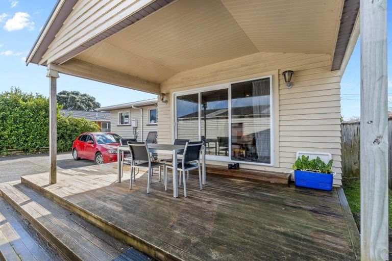 Photo of property in 11 Truby King Street, Merrilands, New Plymouth, 4312