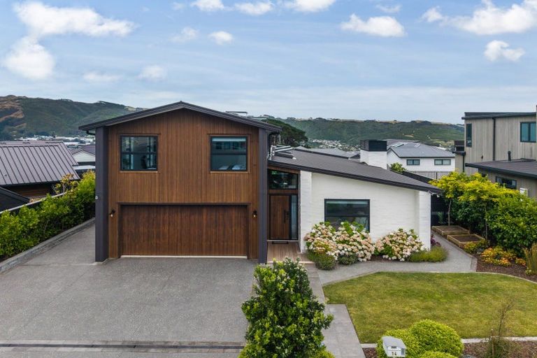 Photo of property in 14 Rotorua Grove, Aotea, Porirua, 5024