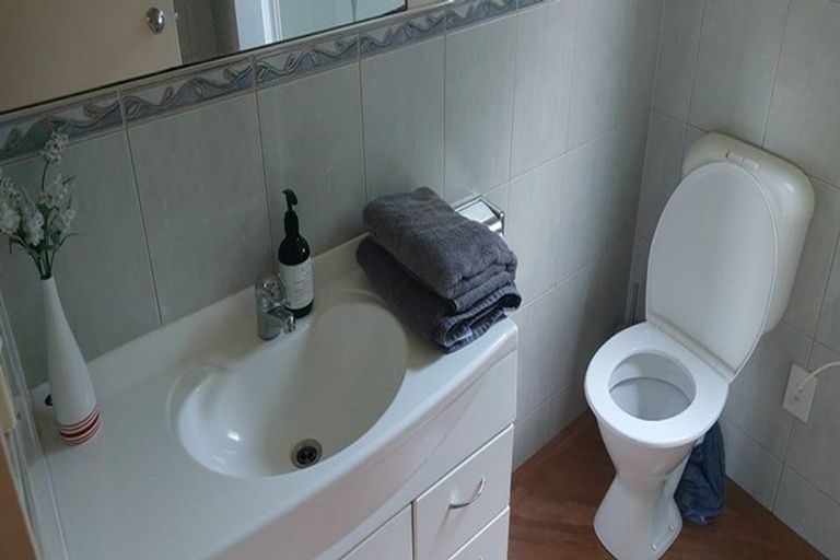 Photo of property in 3/48a Exmouth Road, Northcote, Auckland, 0627