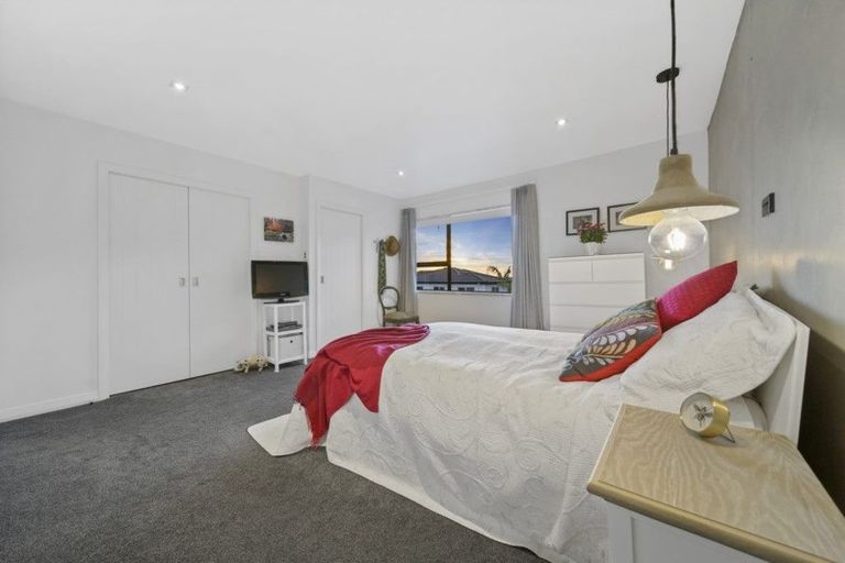 Photo of property in 18b Devon Road, Bucklands Beach, Auckland, 2012