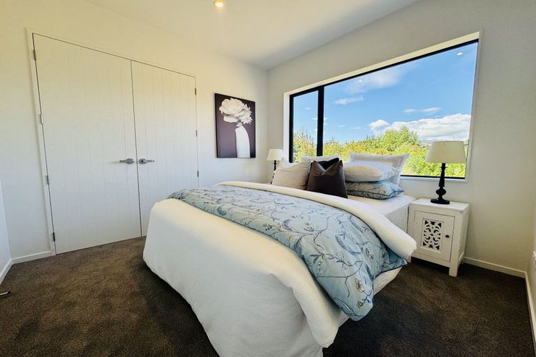 Photo of property in 72 Arran Drive, Orewa, 0931