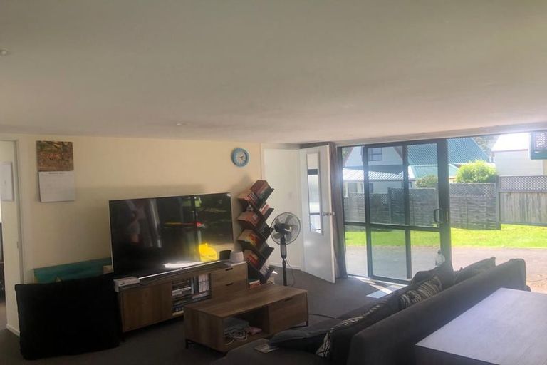 Photo of property in 12 Glendawn Place, Bayview, Auckland, 0629