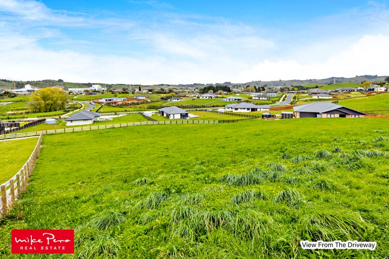 Photo of property in 15 Peet Row, Pokeno, 2471