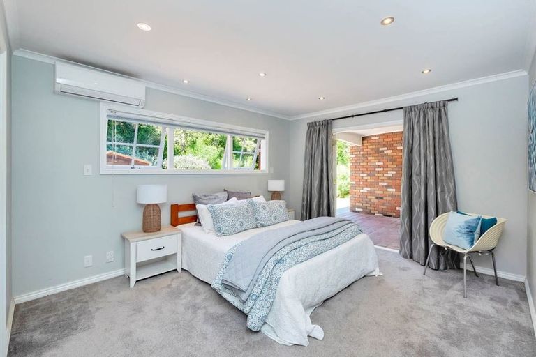 Photo of property in 74 Holyoake Place, Chatswood, Auckland, 0626