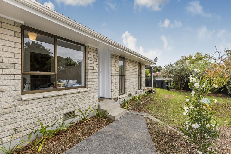Photo of property in 2/7 Stafson Lane, Te Atatu Peninsula, Auckland, 0610