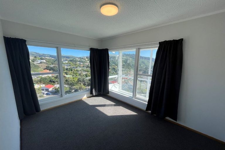 Photo of property in 5 Saint Michaels Crescent, Kelburn, Wellington, 6012