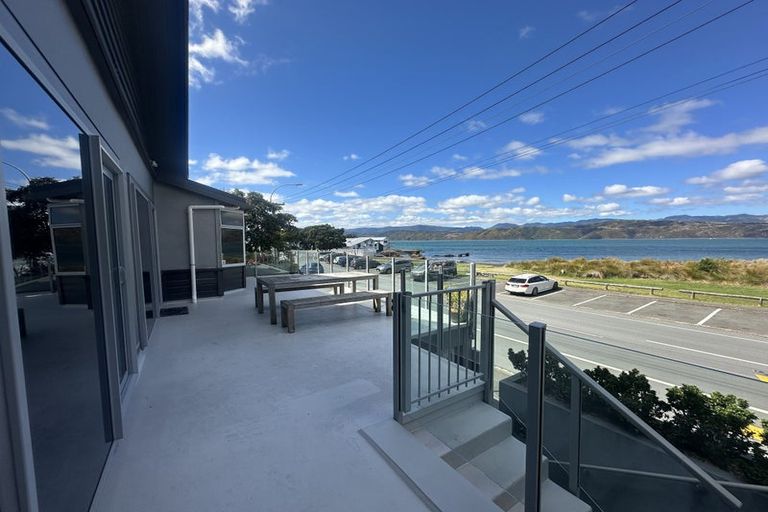 Photo of property in 217 Marine Parade, Seatoun, Wellington, 6022