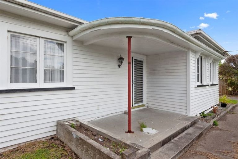 Photo of property in 12 Tawa Street, Edgecumbe, 3120