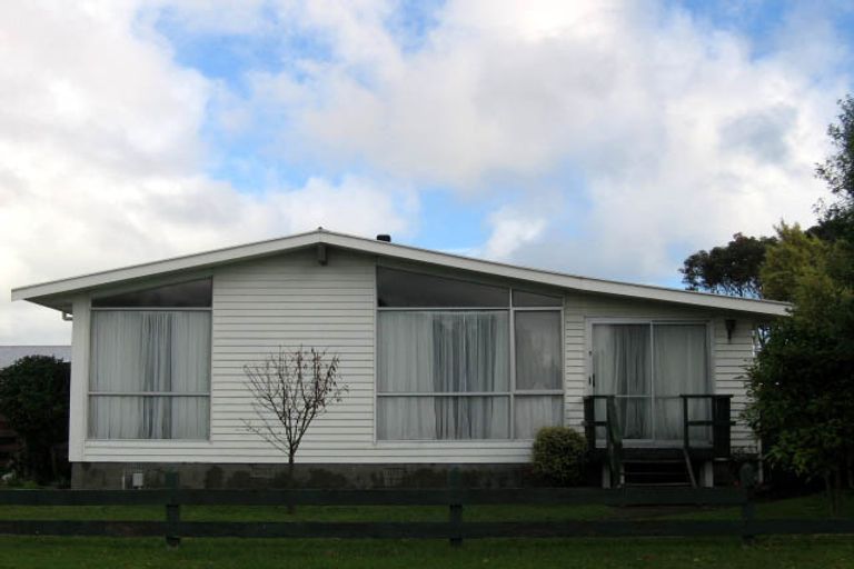 Photo of property in 72 Donovan Road, Paraparaumu Beach, Paraparaumu, 5032
