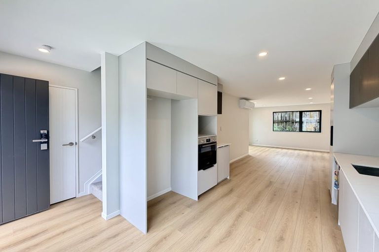 Photo of property in 58b Fitzherbert Avenue, West Harbour, Auckland, 0618