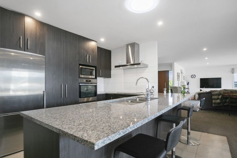 Photo of property in 8 Riverside Place, Katikati, 3129