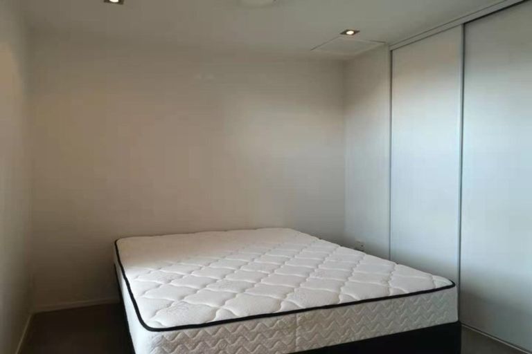 Photo of property in The Docks Apartments, 154/8 Dockside Lane, Auckland Central, Auckland, 1010