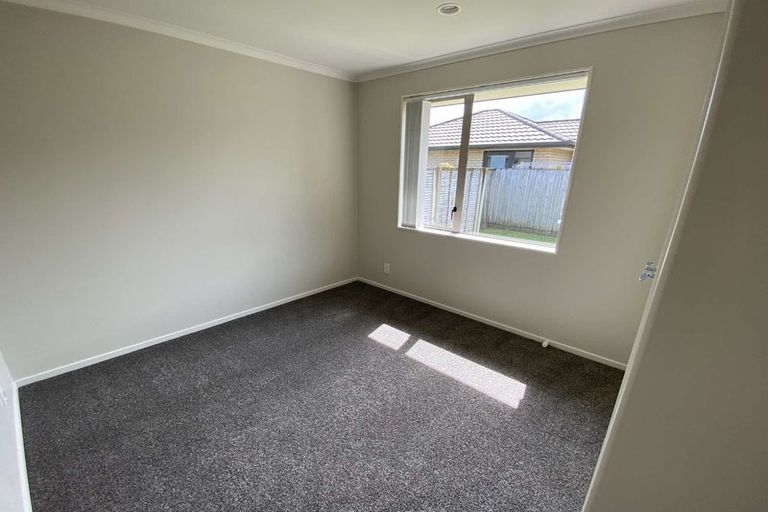 Photo of property in 46 Huntington Park Drive, Greenhithe, Auckland, 0632