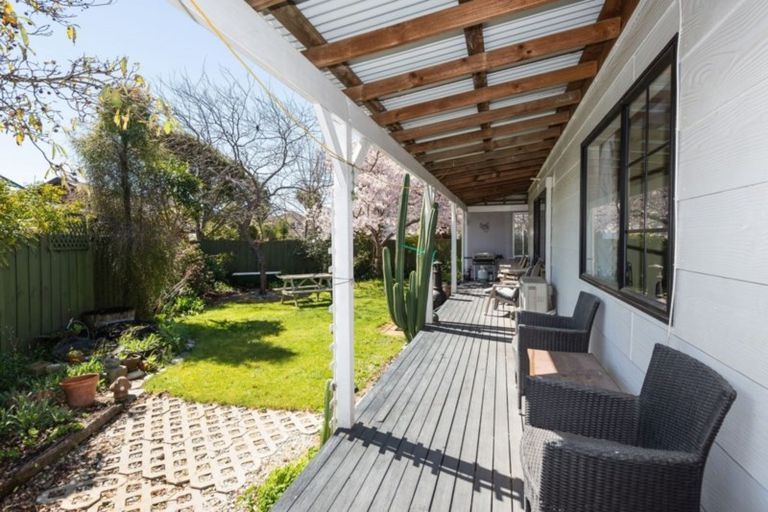 Photo of property in 2/49a Main Road, Redcliffs, Christchurch, 8081