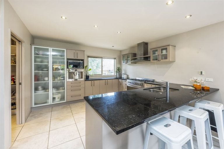 Photo of property in 28a Wairere Road, The Gardens, Auckland, 2105