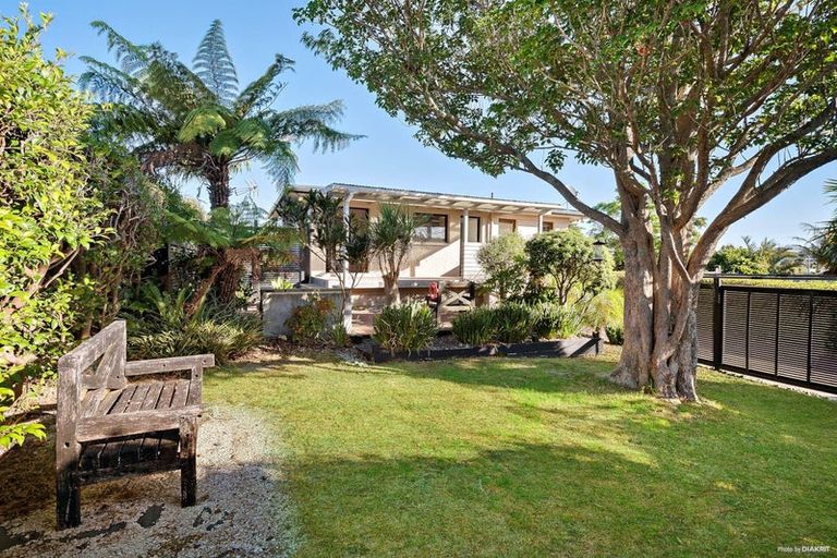 Photo of property in 1/65 Arran Road, Browns Bay, Auckland, 0630