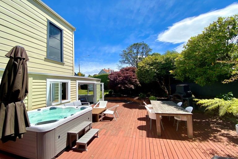 Photo of property in 114 Highgate, Roslyn, Dunedin, 9010