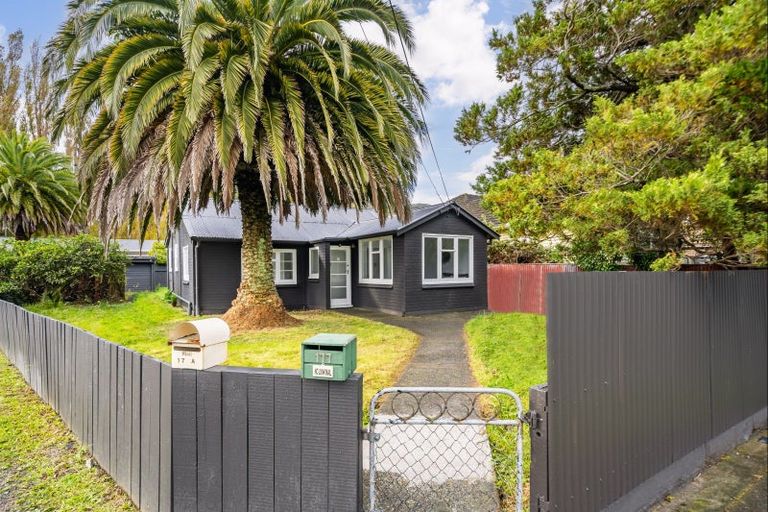 Photo of property in 177 Stokes Valley Road, Stokes Valley, Lower Hutt, 5019