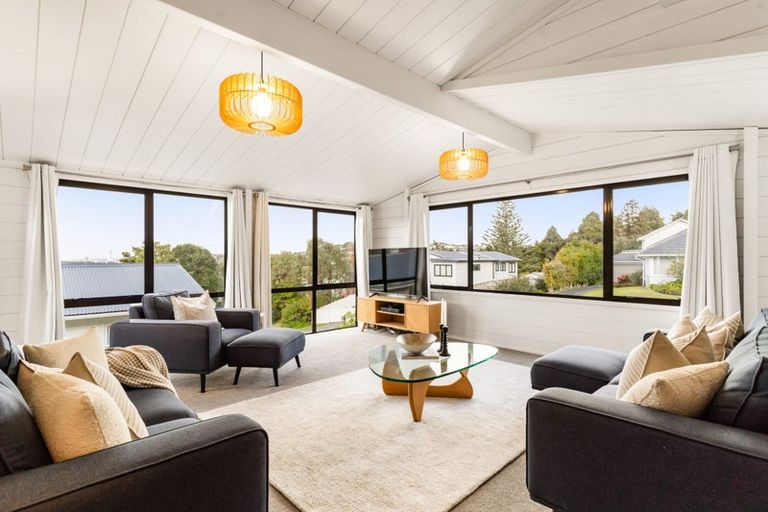 Photo of property in 32 Mcdowell Crescent, Hillcrest, Auckland, 0627