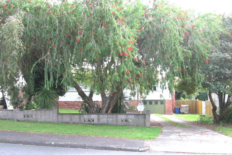 Photo of property in 52 Vera Road, Te Atatu South, Auckland, 0610