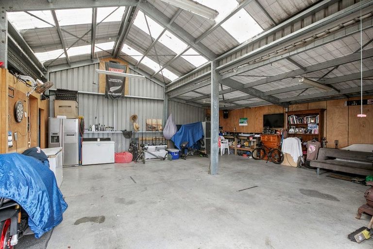 Photo of property in 350 Awai Road, Tarurutangi, New Plymouth, 4372