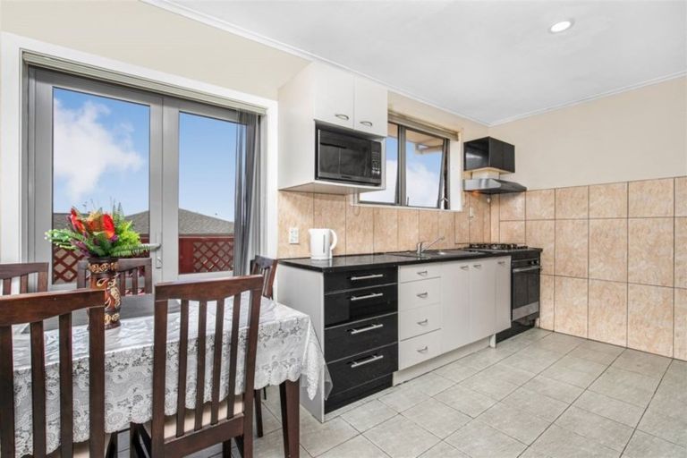 Photo of property in 8 Thompson Terrace, Manurewa, Auckland, 2102