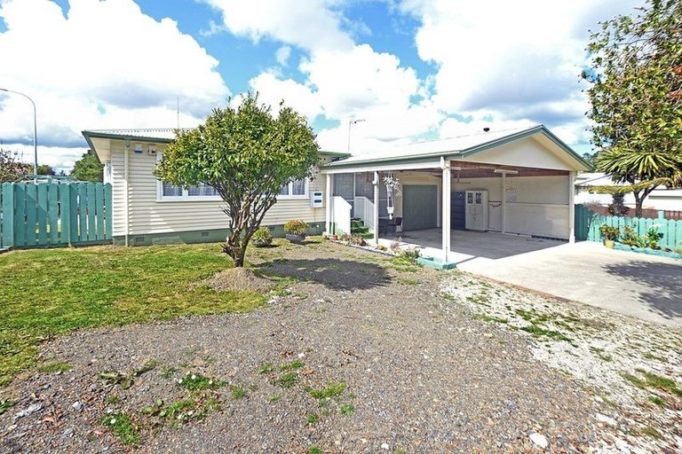 Photo of property in 1/2 Barrie Avenue, Papatoetoe, Auckland, 2025