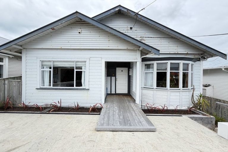 Photo of property in 177 Coutts Street, Rongotai, Wellington, 6022