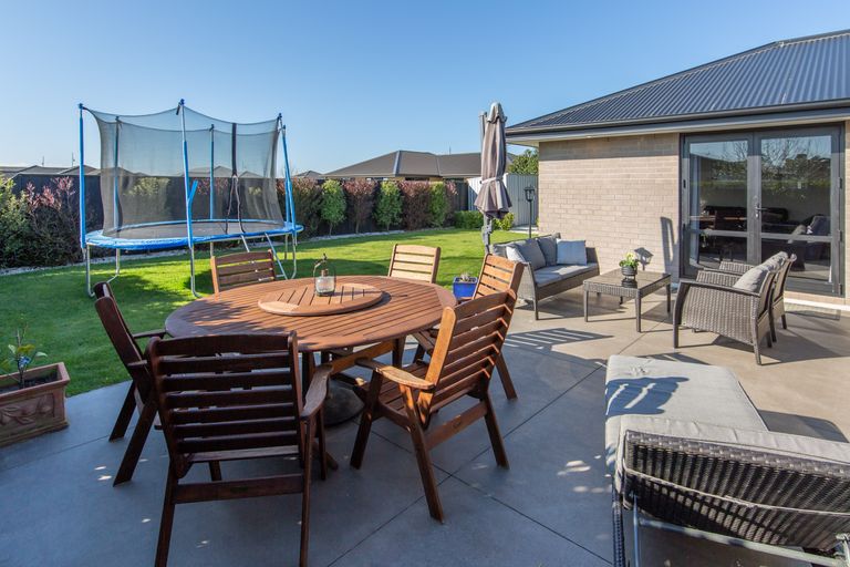 Photo of property in 2 Puriri Street, Pegasus, 7612