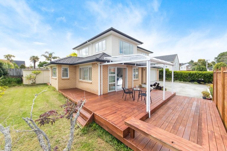 Photo of property in 14a Bishop Street, Green Bay, Auckland, 0604