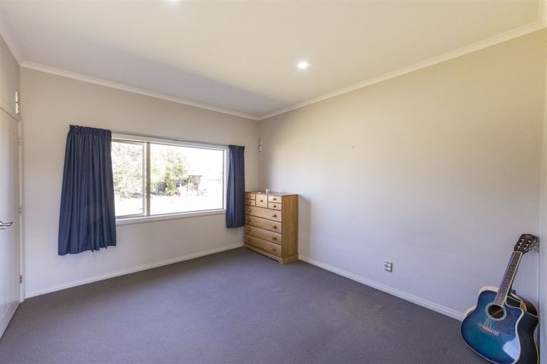 Photo of property in 711 Makerua Road, Tokomaru, Palmerston North, 4474