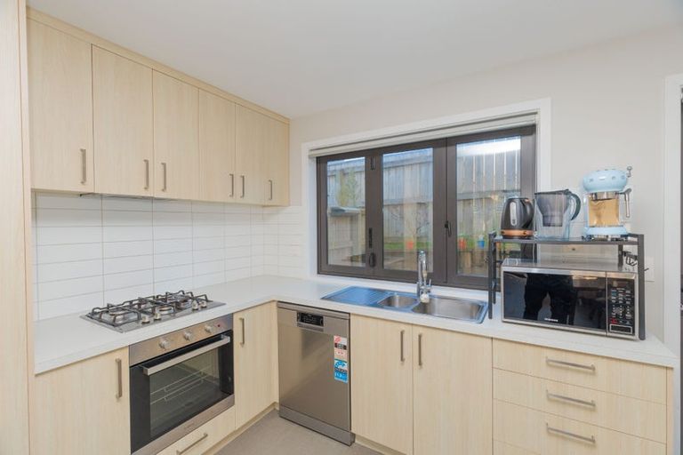 Photo of property in 2/60 Broderick Road, Johnsonville, Wellington, 6037