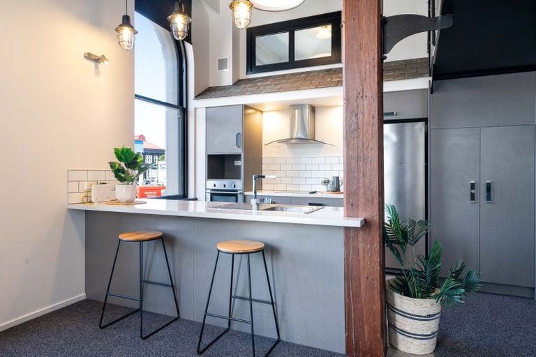 Photo of property in 2/5 Jetty Street, Dunedin Central, Dunedin, 9016