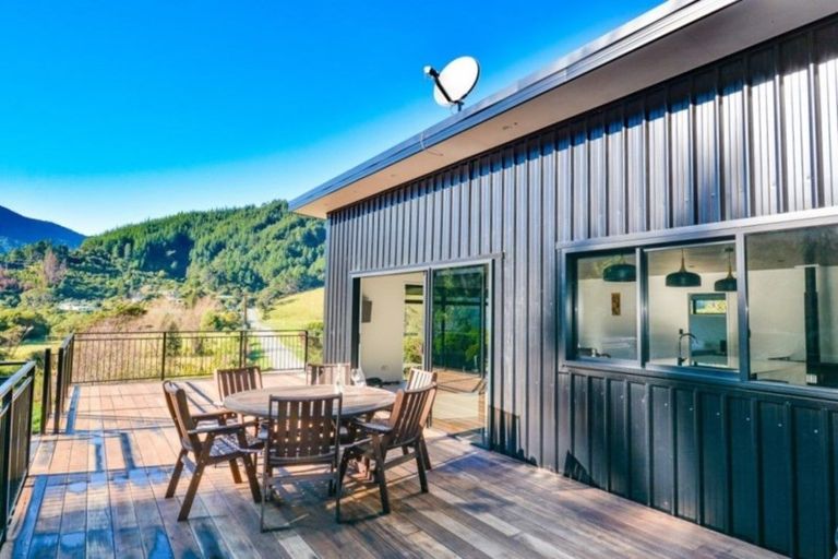 Photo of property in 546 Port Underwood Road, Whatamango Bay, Picton, 7281