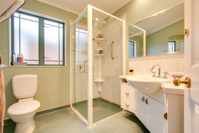 Photo of property in 15 Kavanagh Road, Hospital Hill, Napier, 4110