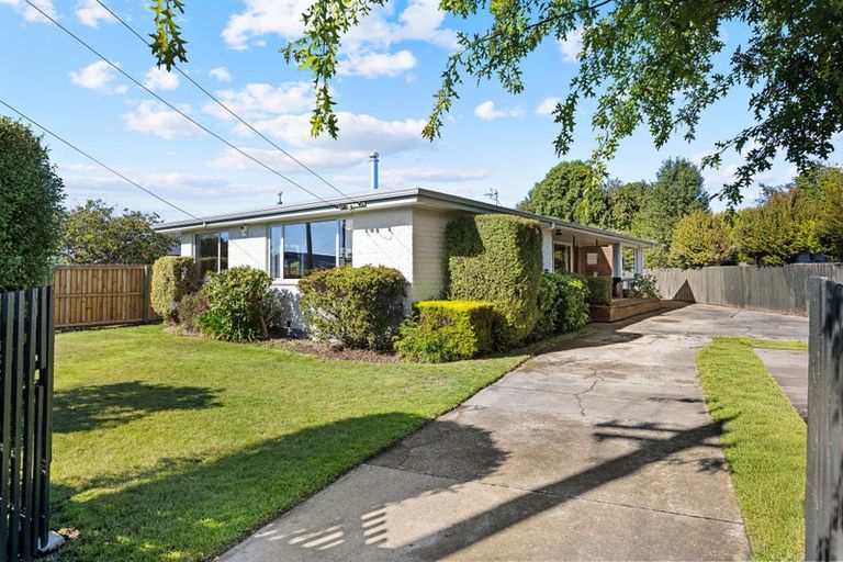 Photo of property in 39 Martbern Crescent, Bishopdale, Christchurch, 8053