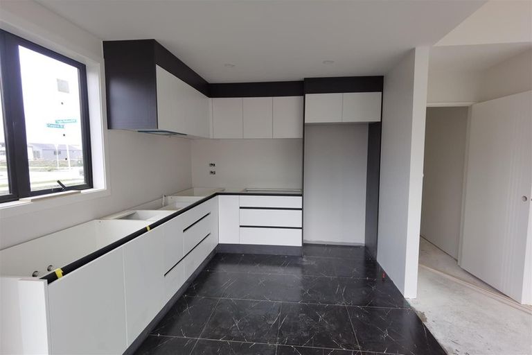 Photo of property in 22 Clayden Shuttleworth Street, Papakura, 2110