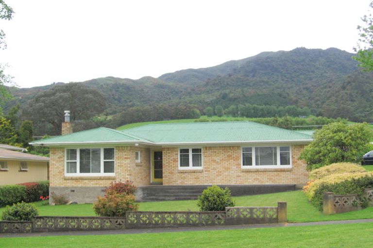 Photo of property in 1 Carlton Street, Te Aroha, 3320