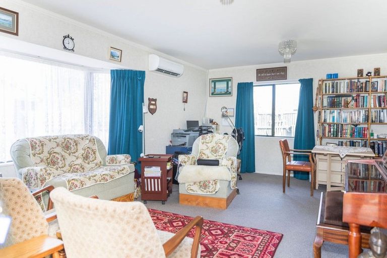 Photo of property in 23d Victoria Avenue, Dannevirke, 4930
