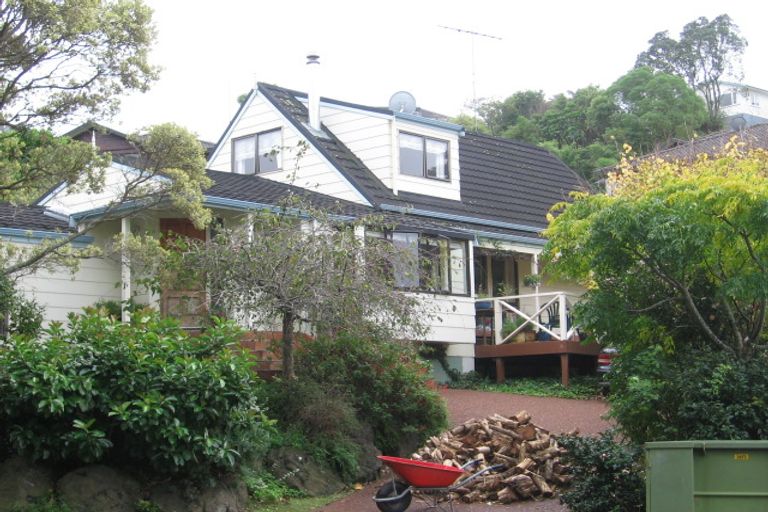 Photo of property in 10 Honeysuckle Lane, Mairangi Bay, Auckland, 0630