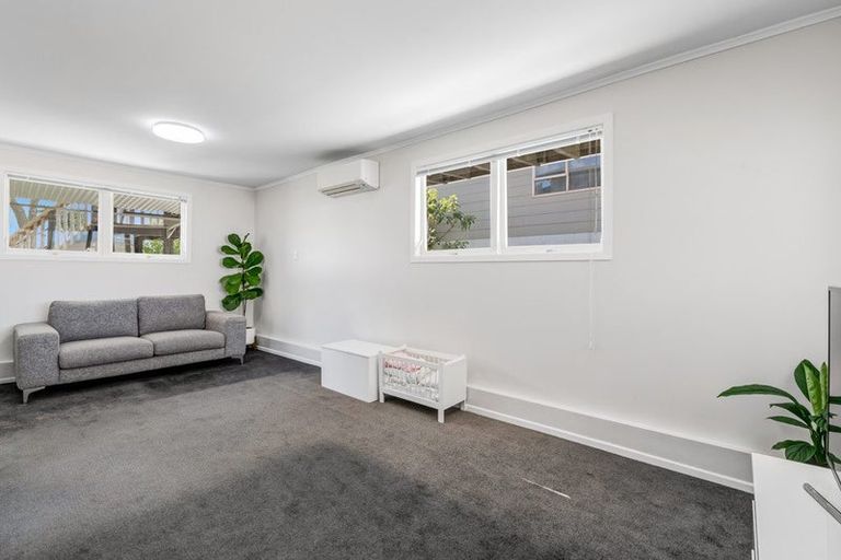 Photo of property in 84 Stanmore Bay Road, Stanmore Bay, Whangaparaoa, 0932