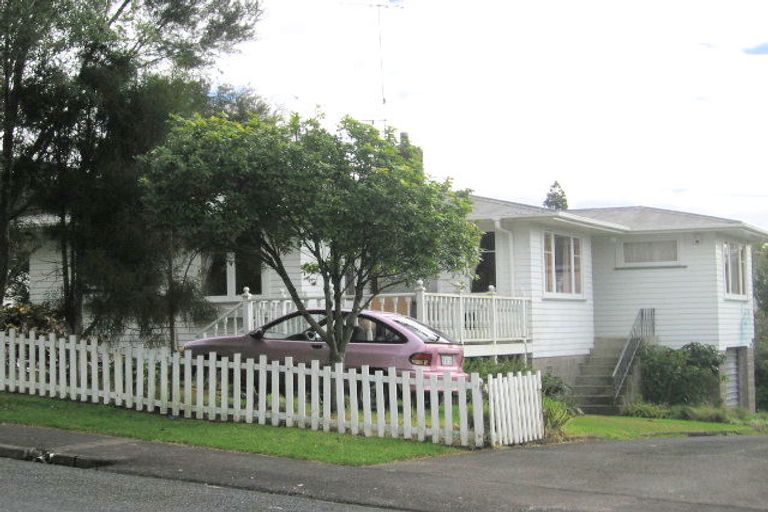 Photo of property in 4 Helena Street, Massey, Auckland, 0614